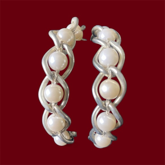 Strand of pearls with a difference - Picture 2 of 4